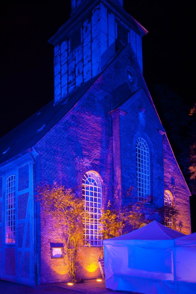 Kirche Nienstedten zur Nacht der Kirchen von Felsch Lighting Design inszeniert